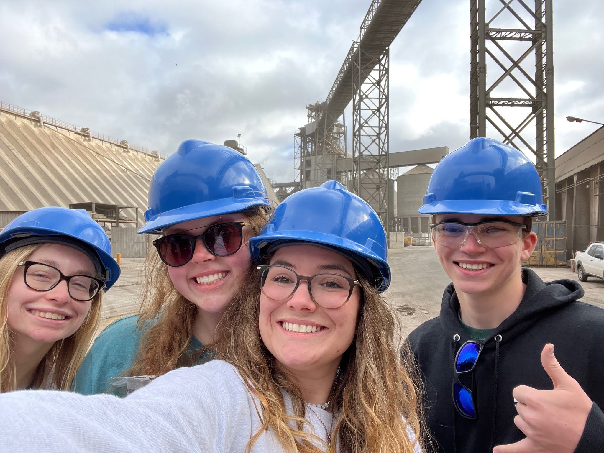 argentina-buenos-aires-students-visiting-grain-crush-facilities accelerate your career while abroad