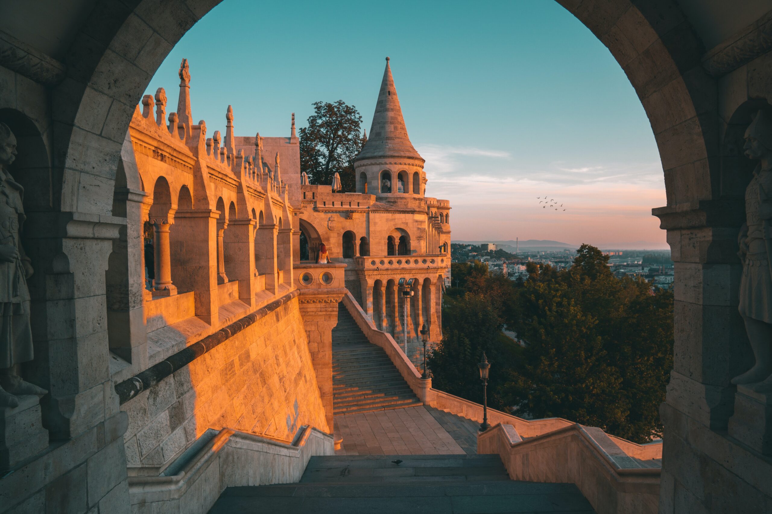tobias-reich-PwK4H7zykHE-unsplash (1) studying abroad in budapest